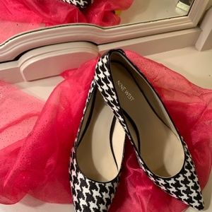 Kitten Heel Hounds-tooth Pattern